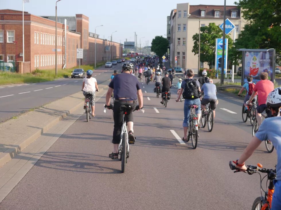 Fahrradfahrende in Halle